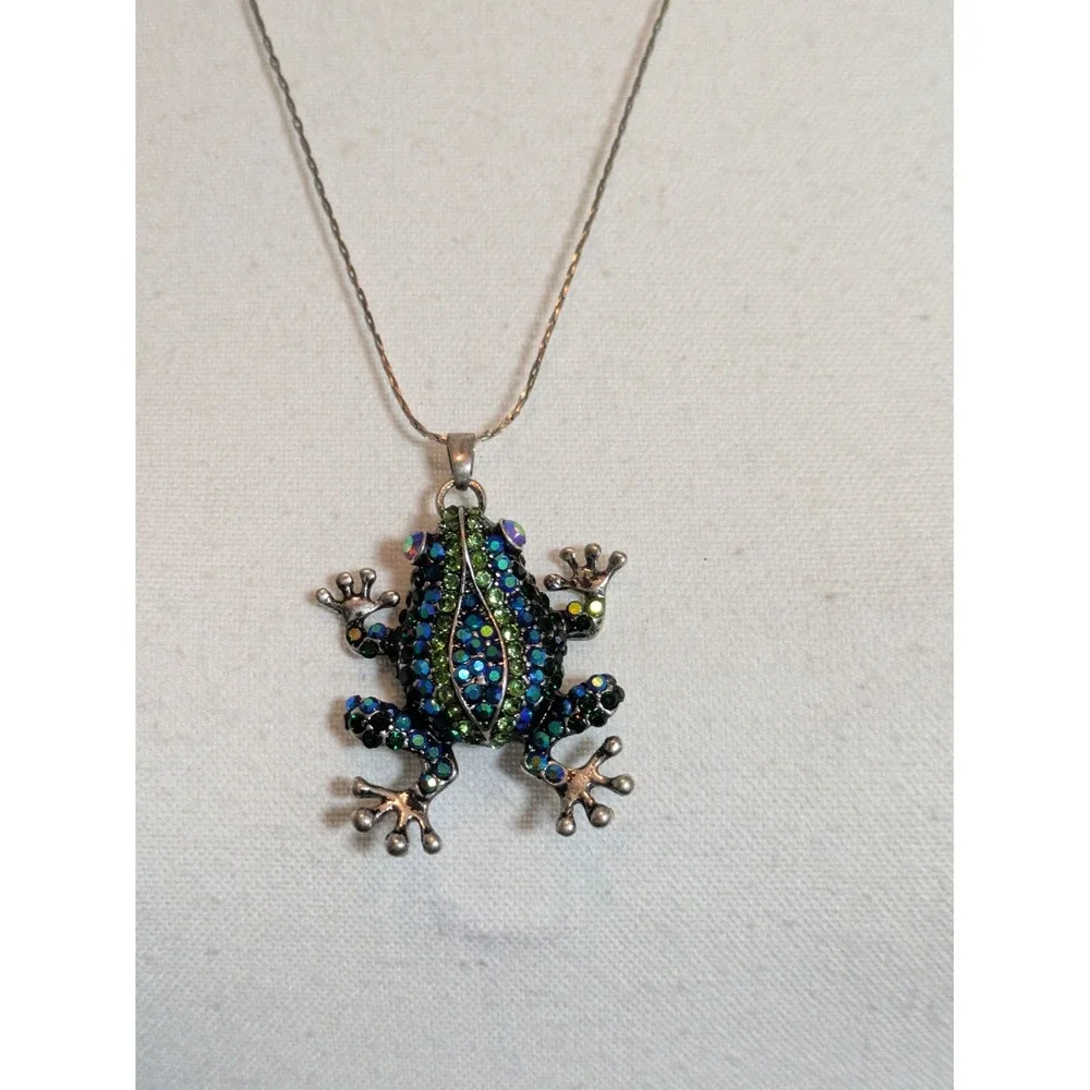 Tree Frog Pendant Necklace In Blue & Green Rhinestone Encrusted Silver Tone 22